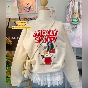 Cream Molly Snoopy Graphic Sweater